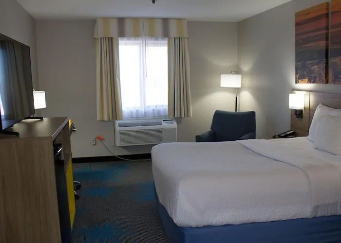 Days Inn By Wyndham Colby