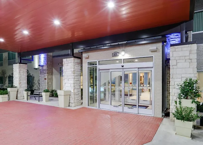 Holiday Inn Express & Suites Dallas Nw - Farmers Branch By Ihg