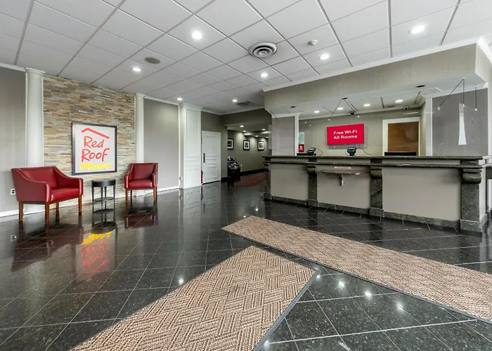 Red Roof Inn Plus Woodbridge - Carteret