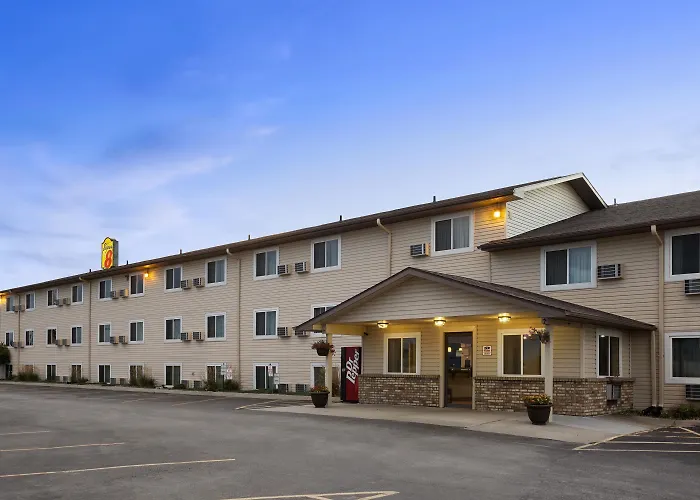 Super 8 By Wyndham Council Bluffs Ia Omaha Ne Area Motel