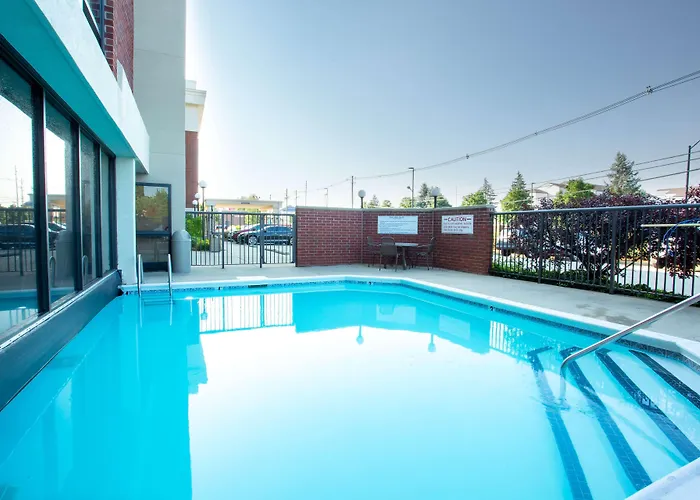 Drury Inn & Suites Louisville East