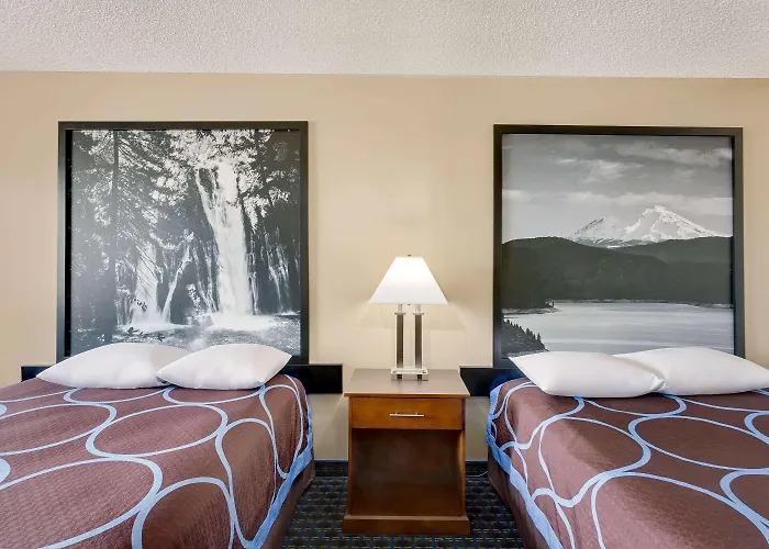 Super 8 By Wyndham Alturas Hotel