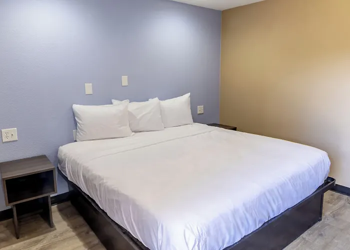 Super 8 By Wyndham Big Spring Hotel