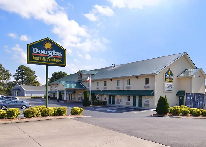 Douglas Inn & Suites Cleveland