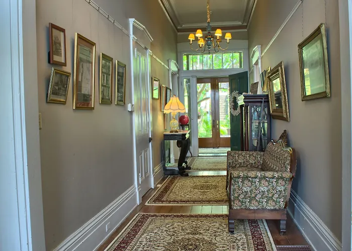 Corners Mansion Inn - A Bed And Breakfast Vicksburg