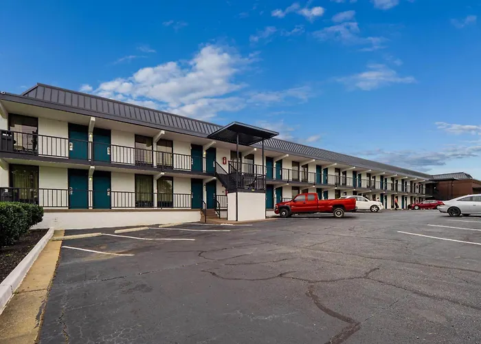 Clarion Pointe Winston - Salem Downtown Hotel