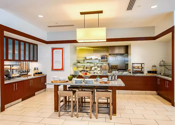 Hilton Garden Inn Alexandria Old Town National Harbor