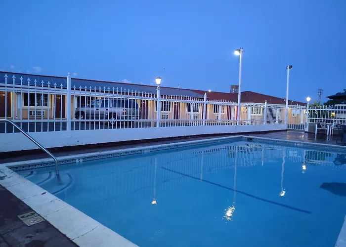 Holiday Motel Oakdale