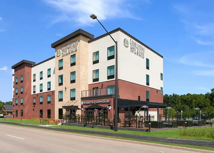 Cobblestone Hotel & Suites Appleton International Airport Neenah